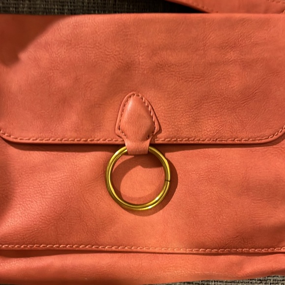 Universal Thread Purse - Picture 2 of 4